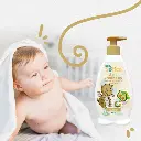 2-in-1-Cradle-Cap-Shampoo-lifestyle-768x768.webp